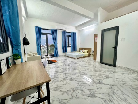 Khai Trương Căn Hộ Mới Full Nội Thất _ Ban công, Cửa sổ thoáng _ Ngay Phạm Văn Bạch, Trường Chinh