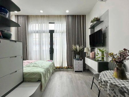 Studio full nội thất – Cửa sổ trời thoáng sáng, ngay CV Hoàng Văn Thụ – Tân Bình