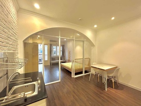 Căn 1PN ban công tách bếp, gần Đh Nguyễn Tất Thành, Đh Luật, cầu Khánh Hội, cầu Calmette, Bitexco,..