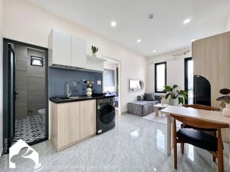 Khai trương căn hộ 1 phòng ngủ riêng, ban công 45m² – E-Town Cộng Hòa, toàn bộ nội thất mới 100%.