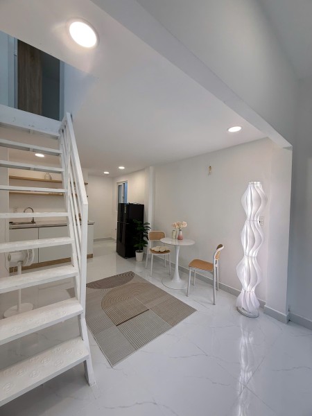 Chính chủ cho thuê căn hộ 2PN mới toanh ngay trung tâm Quận 4