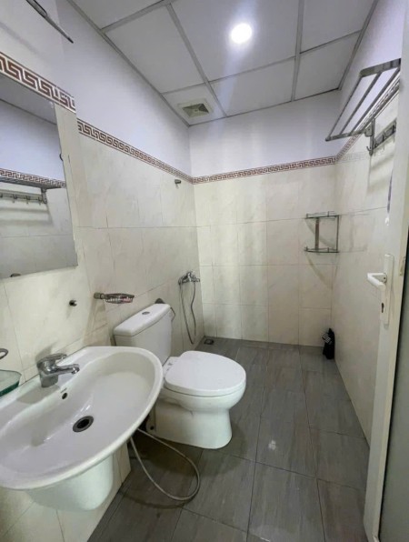 Căn hộ 9tr, Carillon 2, Trịnh Đình Thảo, TP, 80m2, Căn Góc, 2PN, Nhà trống.