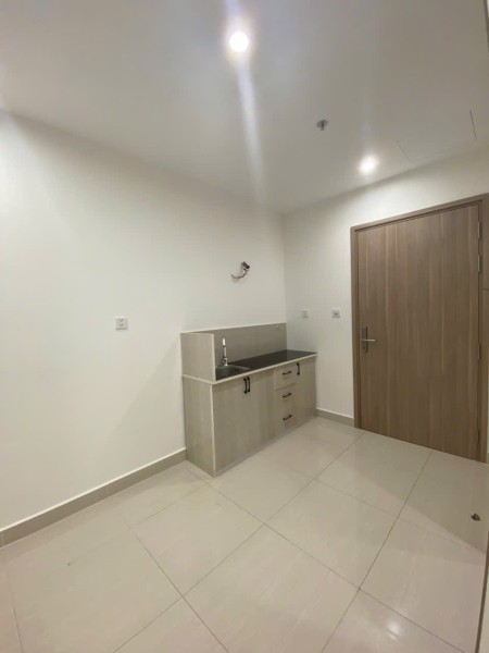 CHO THUÊ căn hộ Studio – Nhà trống có Kệ Bếp và Rèm – Giá thuê 5 triệu/tháng