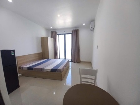 Cho thuê căn hộ Studio Ban công thoáng Q4 gần cầu Kênh Tẻ, cầu Ông Lãnh, cầu Calmette