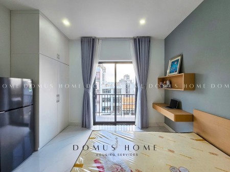 Cho thuê căn hộ dịch vụ – Studio ban công mới 100% – ở Nguyễn Thị Thập, Q7, gần Lotte, RMIT, Kênh Tẻ
