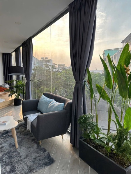 Căn Hộ View Kính Siêu Đẹp – Đầy Đủ Nội Thất – Thang Máy / Hầm Xe – Thuận Tiện Di Chuyển Trung Tâm