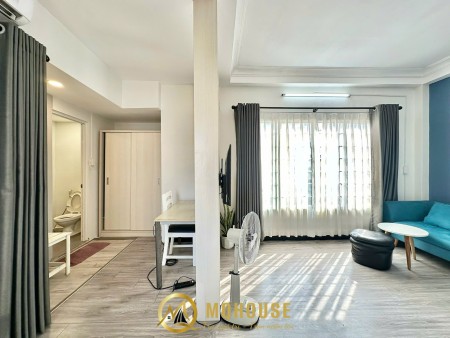 Căn Hộ 1 Phòng Ngủ - Ban Công - Tách Bếp - Máy Giặt Riêng - Ngay Cầu Bason - Đài Truyền Hình