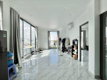 Cho Thuê Căn Hộ 2 Phòng Ngủ Full Nội Thất – View Kính – Máy Giặt Riêng – Gần CV Hoàng Văn Thụ