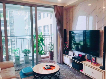 Rẻ nhất Goldmark City - Cho thuê căn 2PN 86m ban công phòng khách