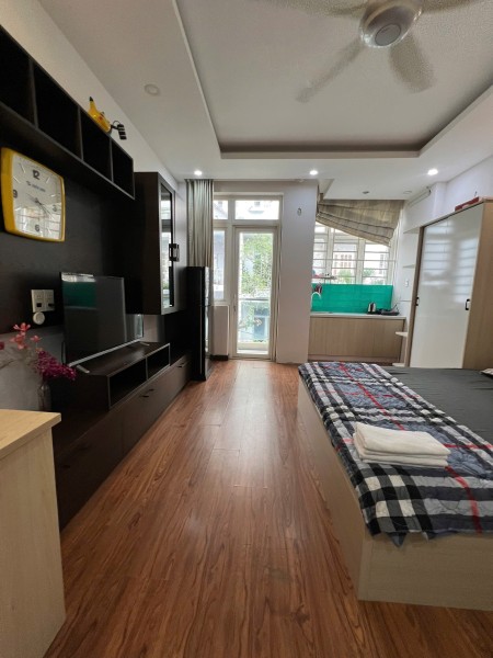 Căn hộ studio rộng 40m2 full nội thất ban công gần sân bay tân sơn nhất ga t3 lăng cha cả