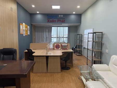 Cho thuê Căn Officetel rộng tới 48m2, mà giá chỉ 12 triệu, nội thất văn phòng. tại The Sun Avenue