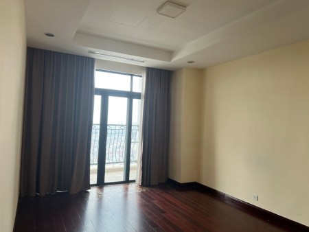 Cho thuê CHCC Royal City, đồ cơ bản, 2x triệu