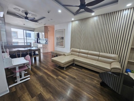 Cho thuê căn hộ chung cư Horizon 87 Lĩnh Nam, Mai Động 96m2 3PN full đồ 13,5tr