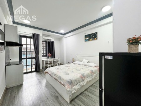 Cho thuê căn hộ ban công full nội thất Q1, ngay công viên Tao Đàn, nút giao Phù Đổng, chợ Bến Thành,