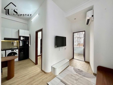 Ban Công 1PN Mới 100% Thang Máy, Đầy Đủ Nội Thất, Máy Giặt Riêng Ngay Mặt Tiền Trục Võ Thị Sáu Q1