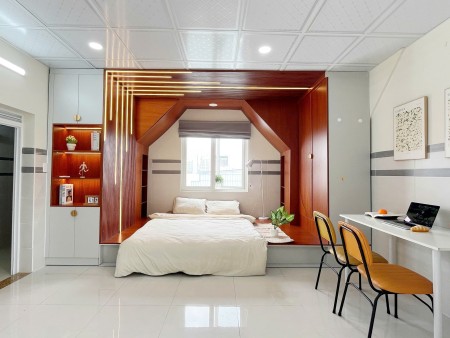 Cho thuê chdv full nội thất có ban công nằm ở đường Hoa Mai Q. Phú Nhuận