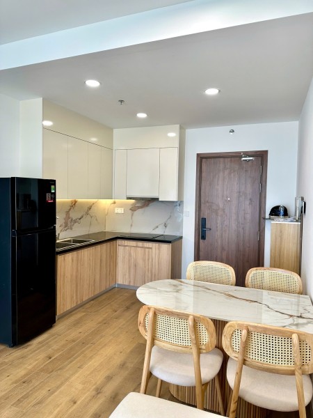 Cho thuê căn hộ akari city 2pn 1wc có 3 máy lạnh nước nóng rèm giàn phơi kính bếp tủ chỉ 10,5tr