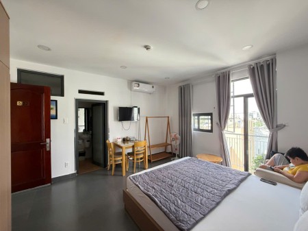 Căn Hộ Studio Ban Công - Tách Bếp - Ngay Bờ Kè Trường Sa - Chợ Bà Chiểu - Cầu Bùi Hữu Nghĩa