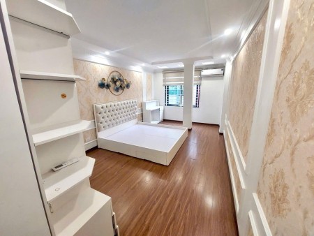 Cho thuê căn hộ khép kín, đầy đủ nội thất, an ninh ngay tại Hoàng Đạo Thành vào ở luôn