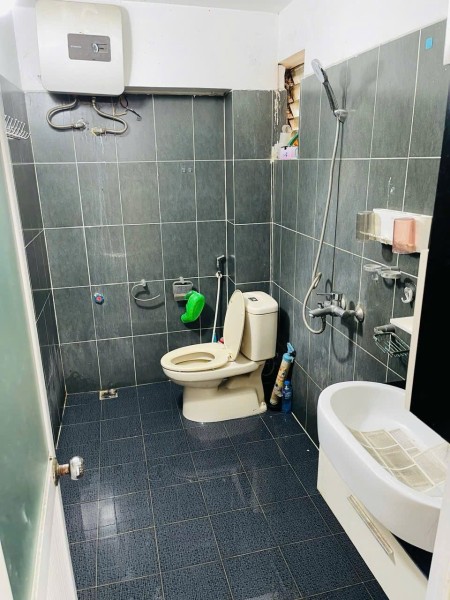 Căn hộ tập thể tại ngõ 51 Cảm Hội cho thuê 70m², 2 phòng ngủ – 1 WC