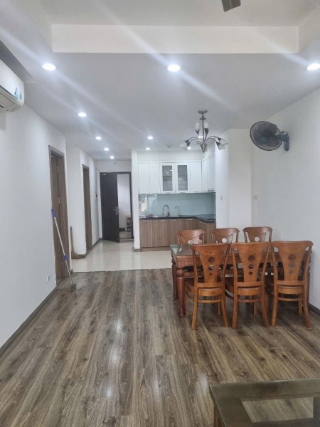 Cho thuê căn 3 ngủ 95m2 full đồ tại chung cư Trương Định Complex