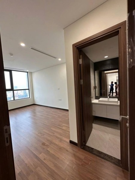 Cho thuê căn hộ Mipec 360 – 122 Xuân Thủy 70m², 2 phòng ngủ, 2 WC, 16 triệu/ tháng