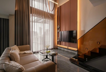 Cực hiếm, duplex 3PN 120m2 và 40m2 sân vườn, nội thất Sang trọng, giá 90 triệu. tại Opera Thủ Thiêm