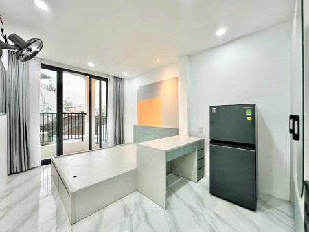 Căn hộ full nội thất ban công thoáng mới 100% ngay Phan Đăng Lưu giáp Quận 1,3 giá chỉ từ 7tr9