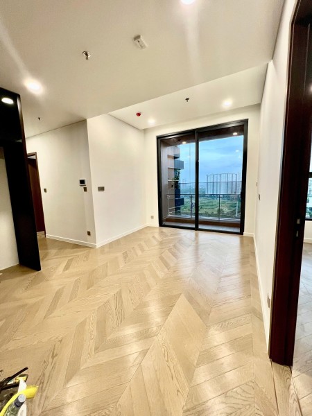 Trống sẵn 2phòng ngủ view thành phố cực đẹp,nội thất cơ bản, giá 30triệu(gồm VAT), Lumiere Riverside