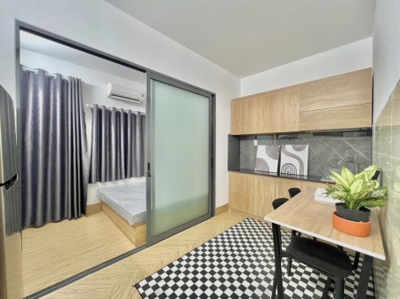 CĂN HỘ TÁCH BẾP CỬA SỔ NGAY SÂN BAY TÂN SƠN NHẤT GẦN NHÀ GA T3 TÂN BÌNH