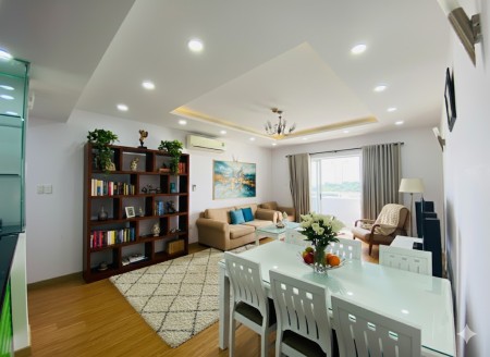 Cho thuê căn hộ cao cấp Hùng Vương Plaza – 130m² – 3PN, 3WC – giá chỉ 21 triệu/tháng