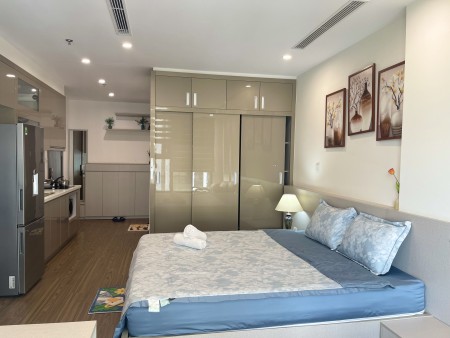 Cho thuê căn hộ Studio full đồ Vinhomes Green Bay vào luôn giá 8tr. LH: 0385418696
