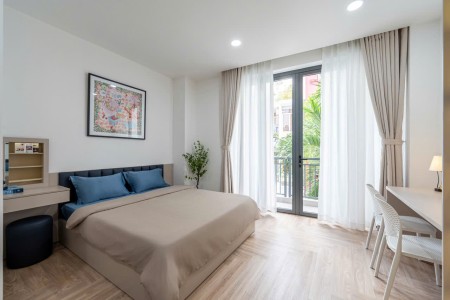 Cho thuê căn hộ full nội thất, ban công lớn, máy giặt riêng ở Nguyễn Công Hoan, gần Phan Trường Sa