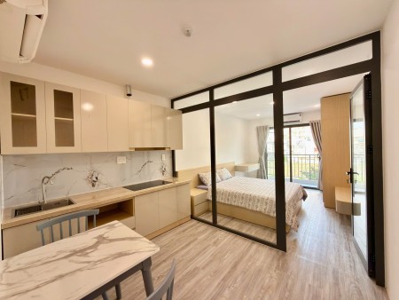 Cho Thuê Căn 1 Phòng Ngủ Full Nội Thất Ban Công Có Thang Máy Gần Nowzone, cầu Nguyễn Văn Cừ Quận 1