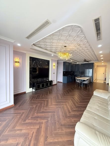 Cho thuê căn hộ 3PN 2VS full nội thất tại tòa R1 Royal City