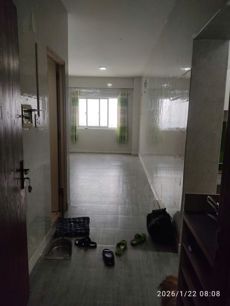 Cho thuê căn hộ 3PN 70m2 giá 5tr, căn góc, tầng áp mái có mái che thoáng mát gần chợ đầu mối hóc môn