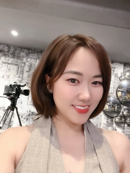 Nhi