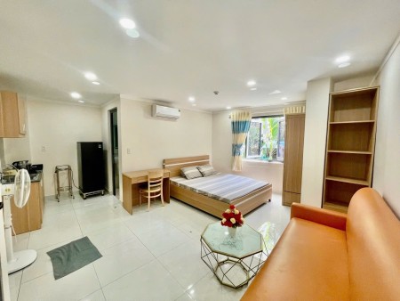 Siêu Phẩm Phòng 37m2 Full Nội Thất mới 100%, Cửa Sổ Lớn Ngay Tại Hồ Văn Huê, tiện đi Q1, Q3, sân bay