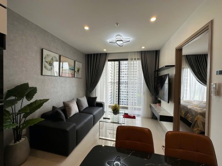 Cho thuê 2PN Full nội thất Luxury – 10tr | View ngoài nhìn về công viên cầu vòng đẹp