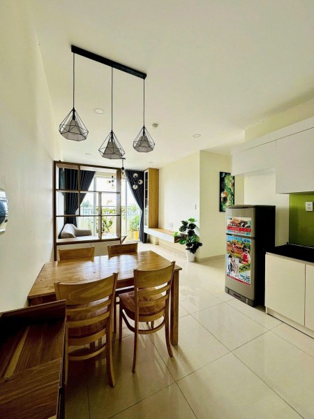 Chung cư 10A Trần Nhật Duật, Q1: 2PN, 2WC, full nội thất, 11tr5/th, ban công