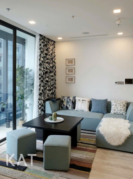 Cho thuê 2PN sang trọng – Vinhomes Golden River Ba Son, trung tâm Quận 1