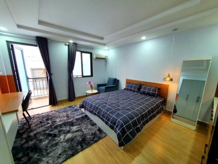 Cho thuê chung cư mini balcony - thang máy ngay chợ Bến Thành - Takashimaya - phố đi bộ Nguyễn Huệ