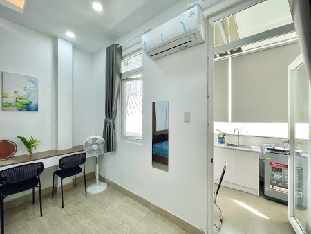 Cho Thuê Phòng Full Nội Thất 100% Tách Bếp Cửa Sổ View Trời Ngay Lê Văn Duyệt tiện đi Q1, Q3