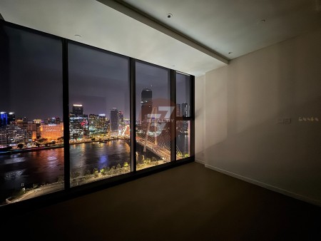 Cho thuê 3PN Opera full NT tầng cao, view sông trực diện