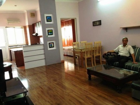 Cho thuê chung cư Vimeco Phạm Hùng 140m 3 phòng ngủ đủ đồ LH: 0915651569