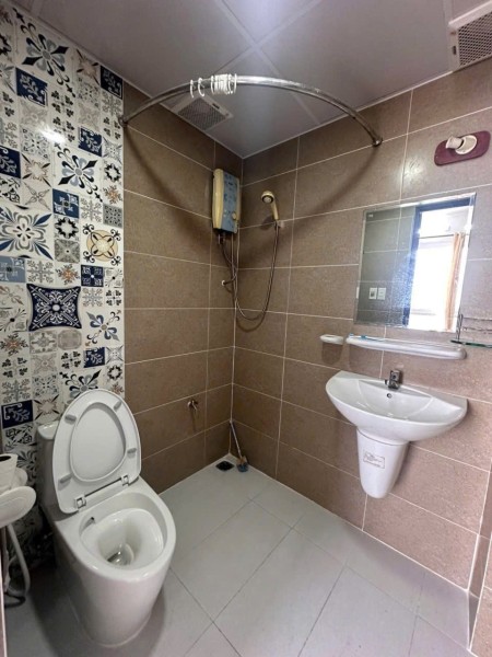 13tr5/tháng, C/c Screc, 90m2, 2PN, 2WC, Căn góc, ngay Trường Sa, Quận 3, Nhà mới