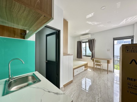 Studio mới xây 100% – ban công – máy giặt riêng – nội thất xịn