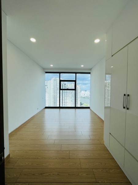 Cho thuê căn hộ cao cấp Sunwah Pearl – 2PN + 1 (tầng cao)