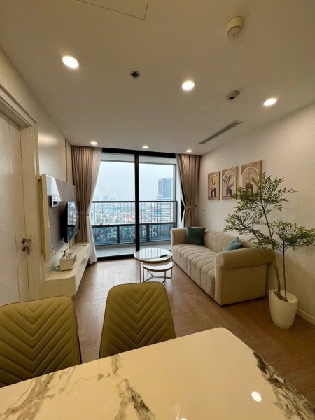 Cho thuê chung cư cao cấp The Ninety 90 đường Láng, 2 ngủ 1 khách 2wc full nội thất, tầng cao, đẹp