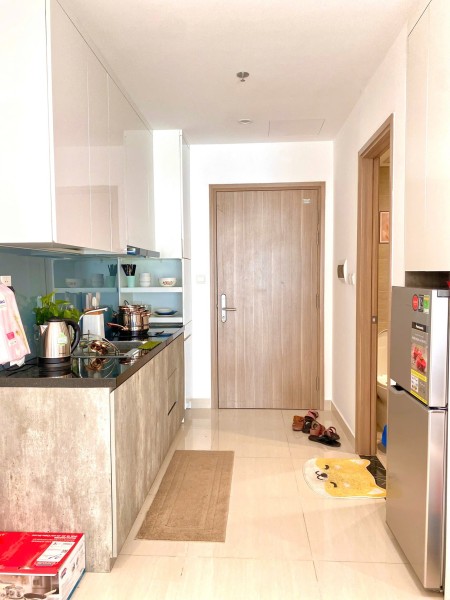 Chính chủ cho thuê studio 34m2, Đông Nam, full NT, 6.5 triệu sẵn pass